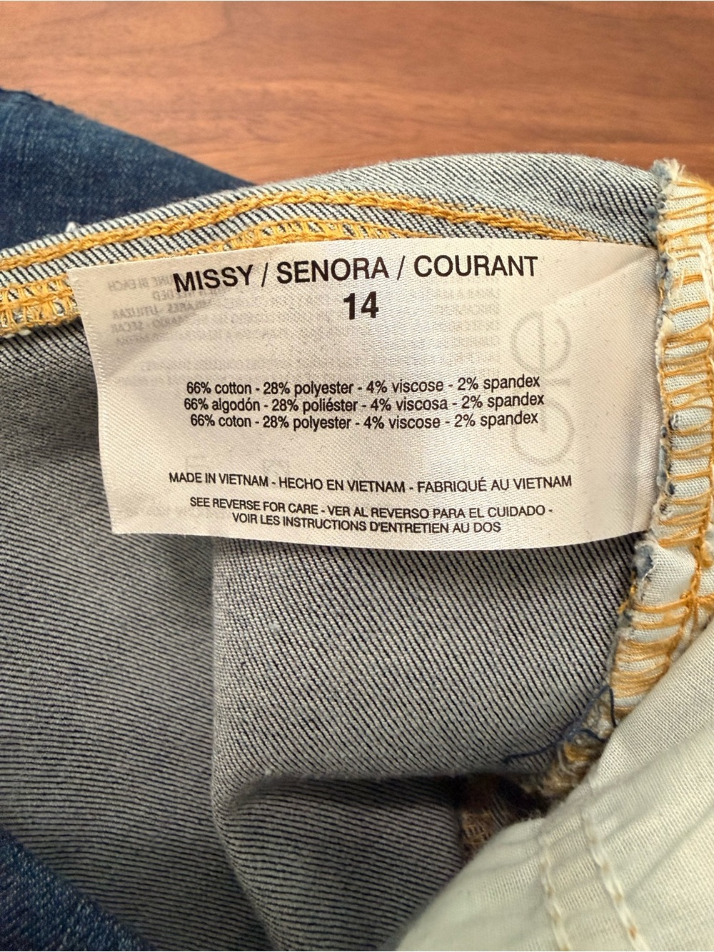 Gloria Vanderbilt Dark Blue Denim cropped jeans - Picture 7 of 9